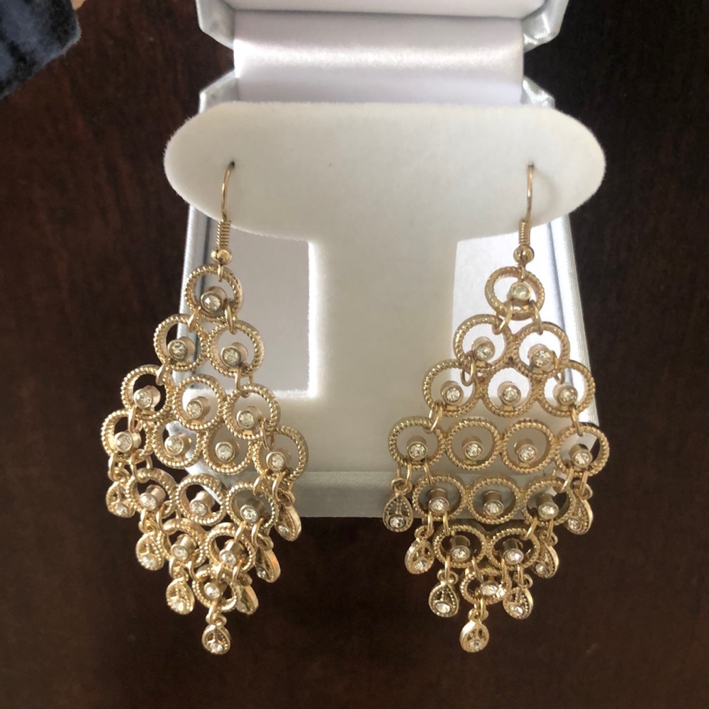 Beautiful gold & crystal dangle earrings